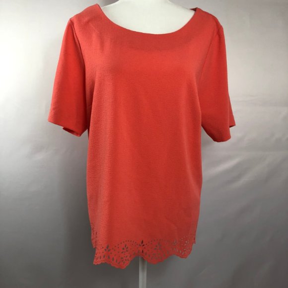 Torrid Coral Eyelet Laser Scalloped Hem Top SZ 1 - Picture 2 of 7